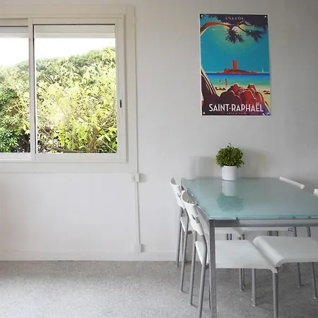 Quiet, Luminous And Spacious One-Bedroom Apartment With Garden Inside A Quiet Family House, 10Mn Away From Golden Beaches, City Center And Tgv Train Station * Saint-Raphaël